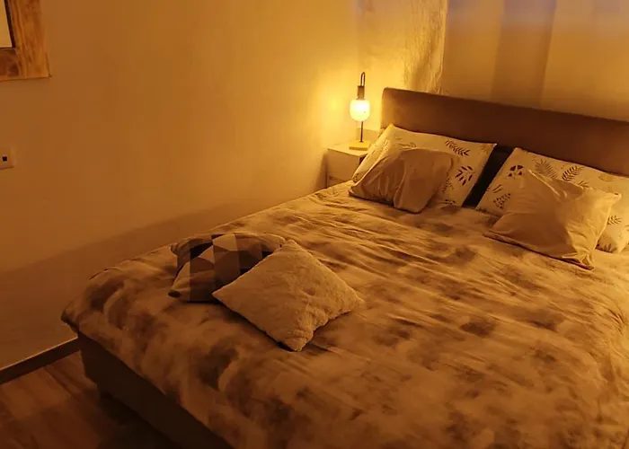 Blaetterbett - Letto Di Foglie アパート *